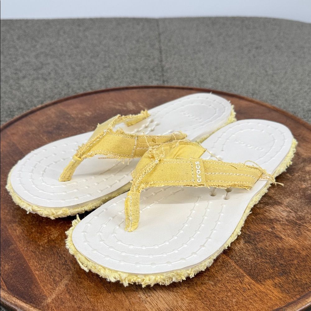 CROCS Sandals Wm 9 Mens 7 Melbourne Flip Flop Mellow Yellow Oyster White Fabric